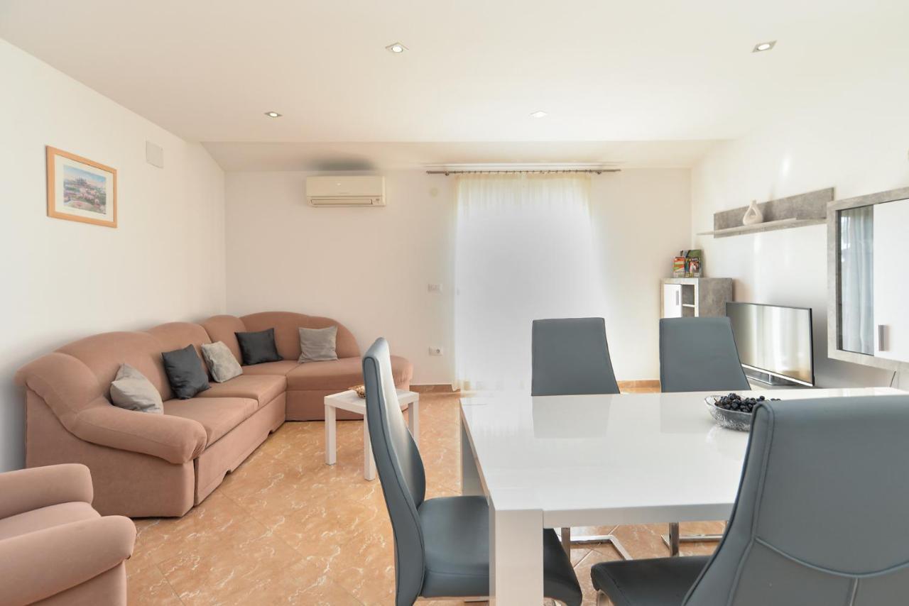 Apartment Patricia 1756 Πούλα Εξωτερικό φωτογραφία